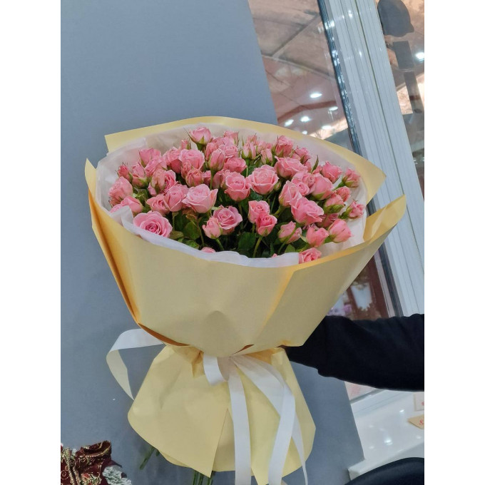 Букет из 25 спрей роз Букет из 25 спрей роз