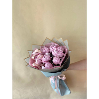 Букет из 9 пион 